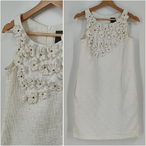 Taylor Dresses & Skirts - Taylor | 3D floral dress